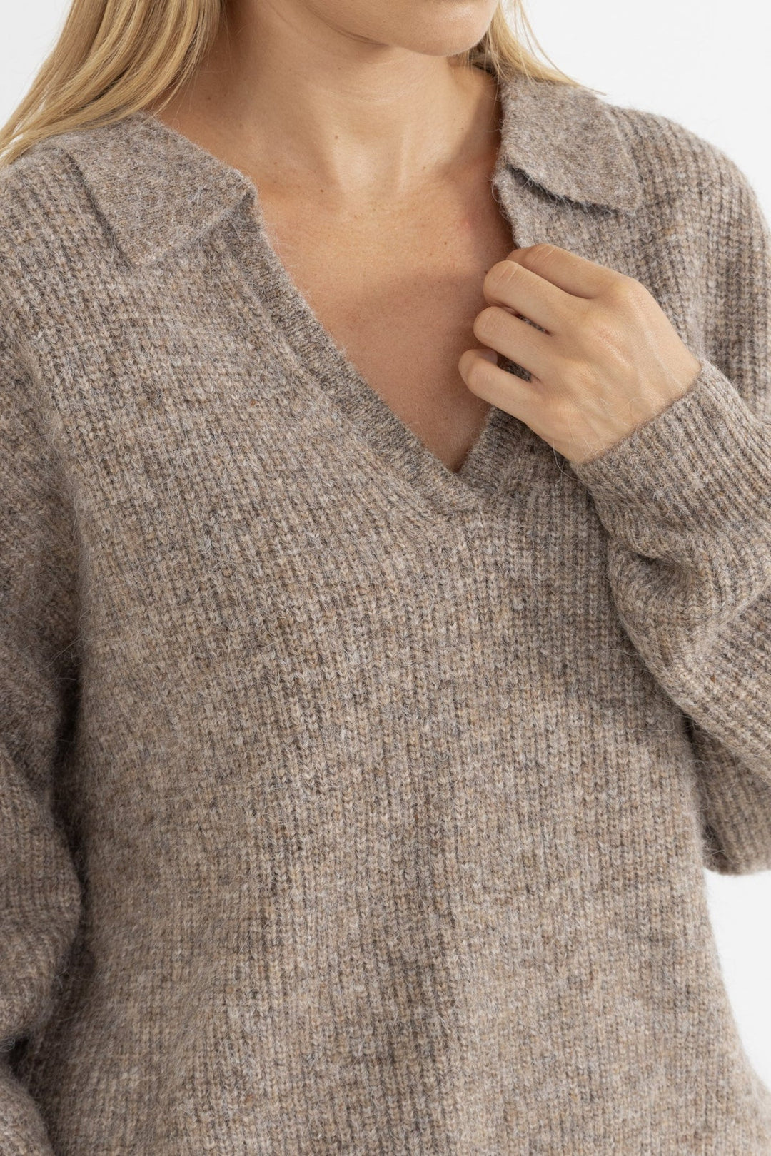 RHYTHM Quinn V-Neck Collared Sweater