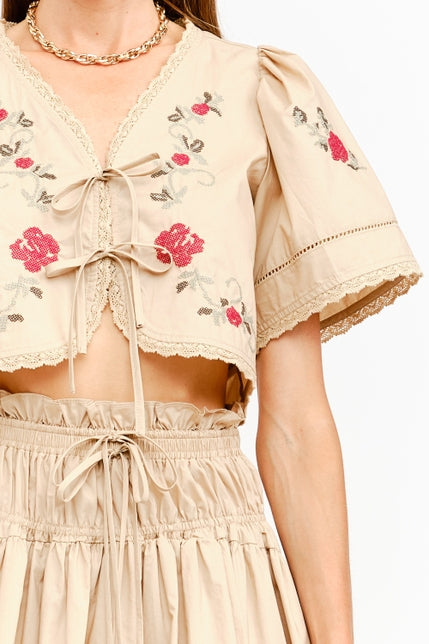 KEEN THE LABEL Katarina Cropped Floral Blouse