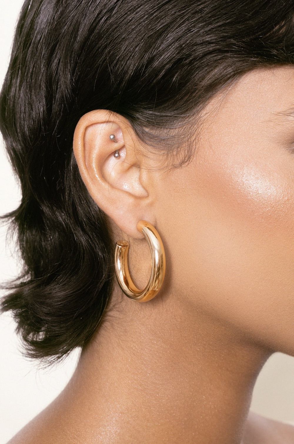 ETTIKA Medium Thick Classic Hoop Earrings-The Shop Laguna Beach