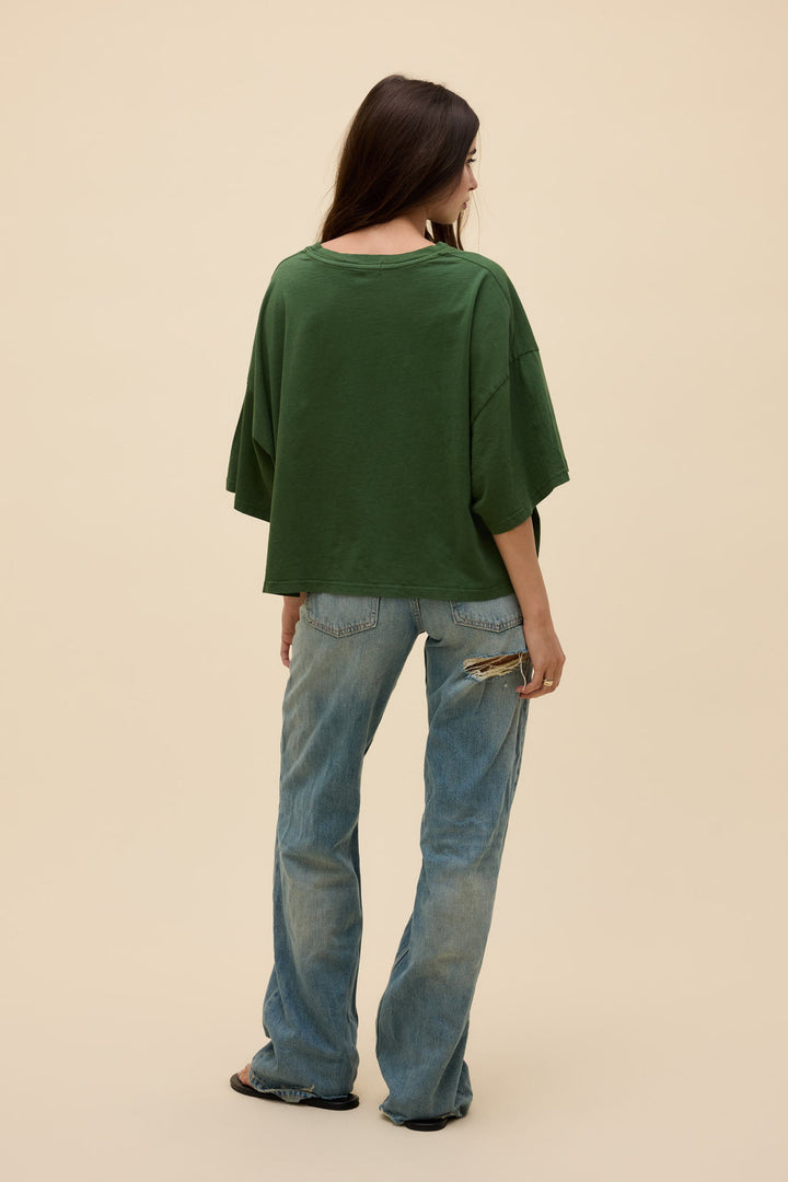DAYDREAMER Solid Cropped O/S Tee